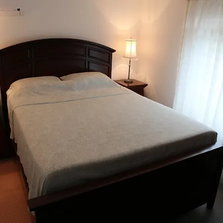 Casa Del Mar Apartment Vir