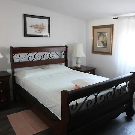 Casa Del Mar Apartment *